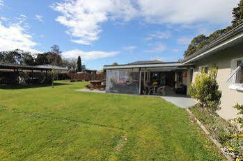 Happy Apple Backpackers Motueka