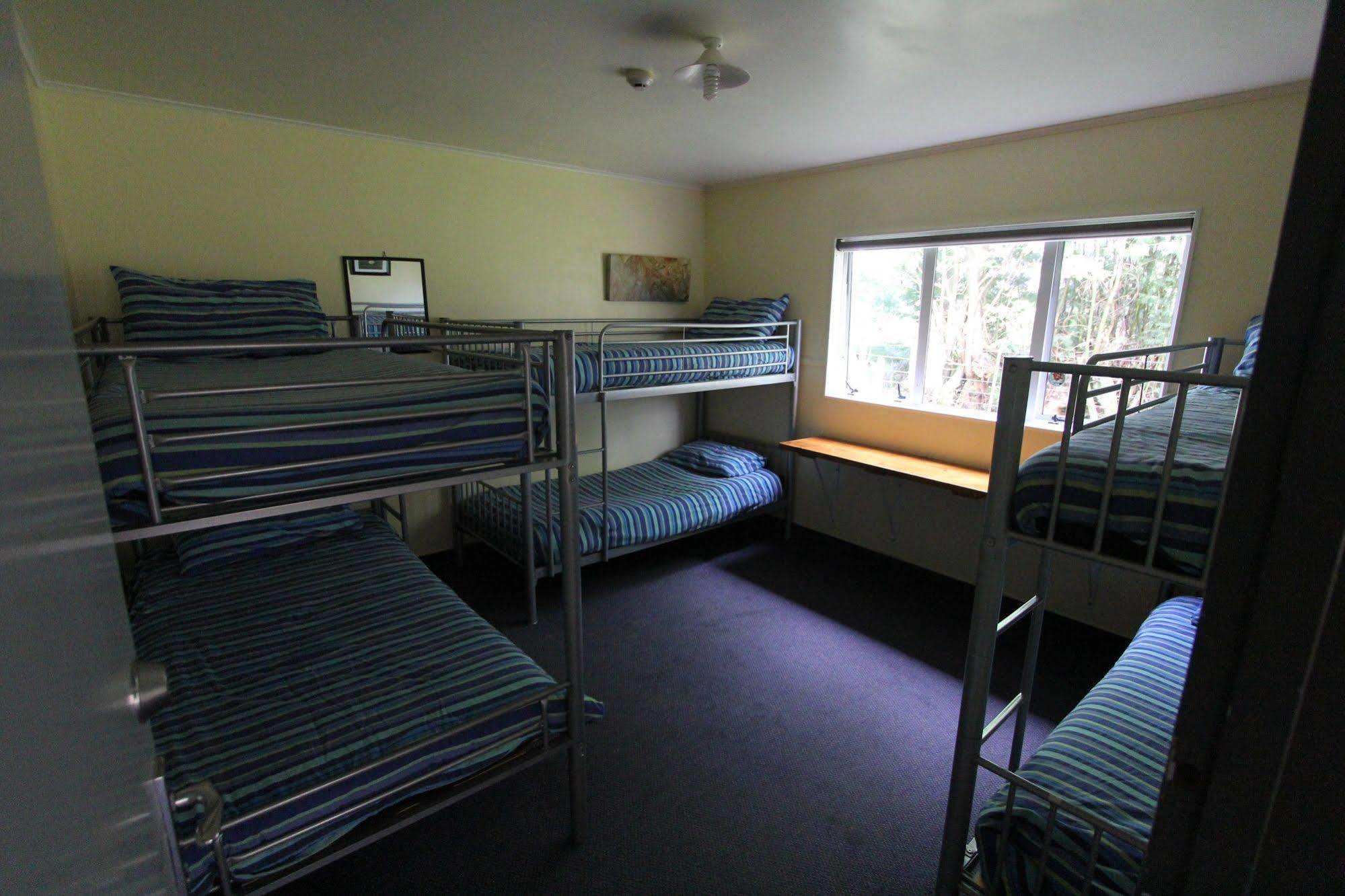 Happy Apple Backpackers * Motueka